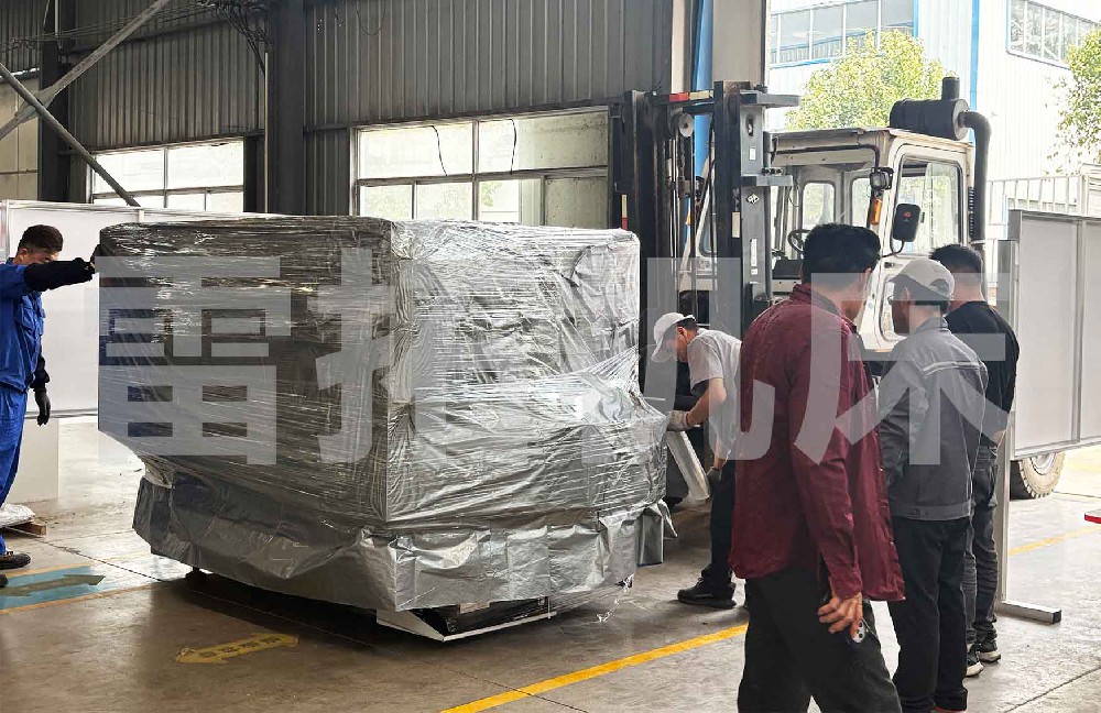 雷拓机床一台铣打机已发走